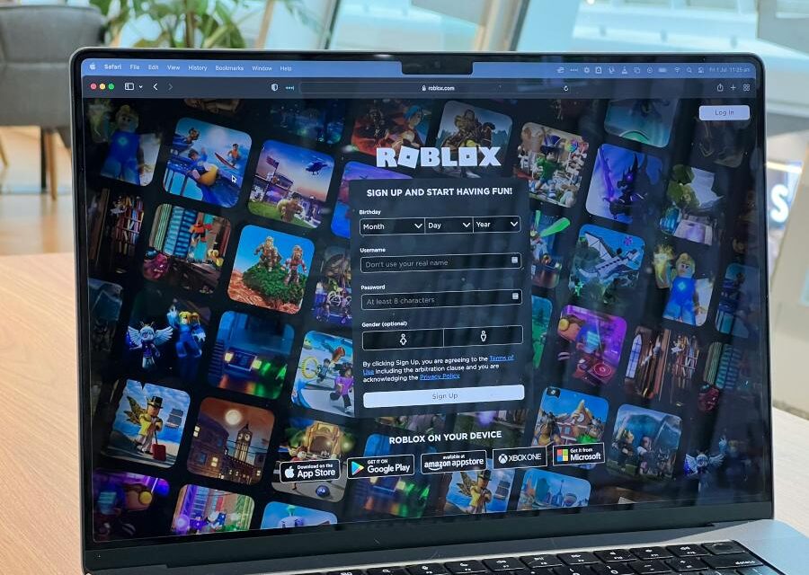 235 Good Names for Girls and 243 Good Names for Boys: A Compelling List of Good Names for Roblox